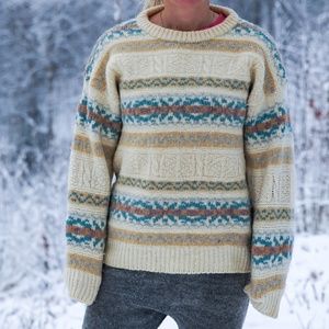 100% wool sweater knitted